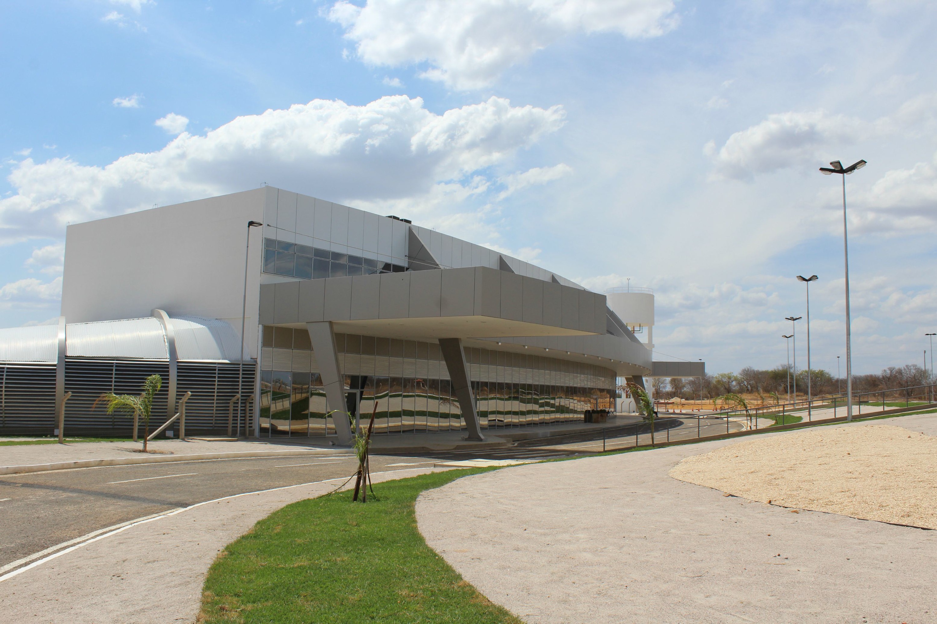 Aeroporto de São Raimundo é inaugurado, mas continua sem funcionamento