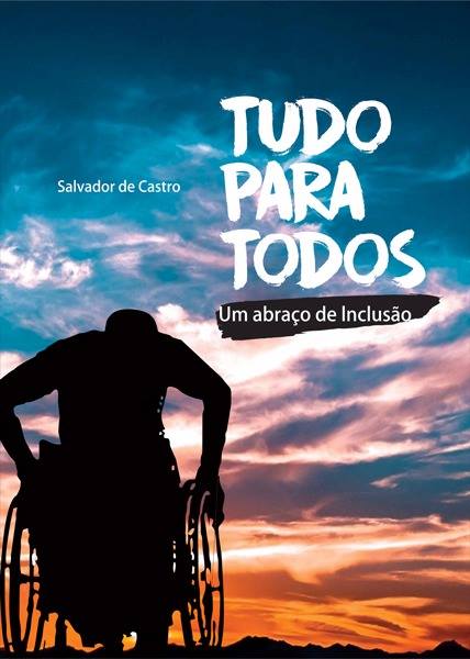 Um dos livros do escritor Salvador de Castro